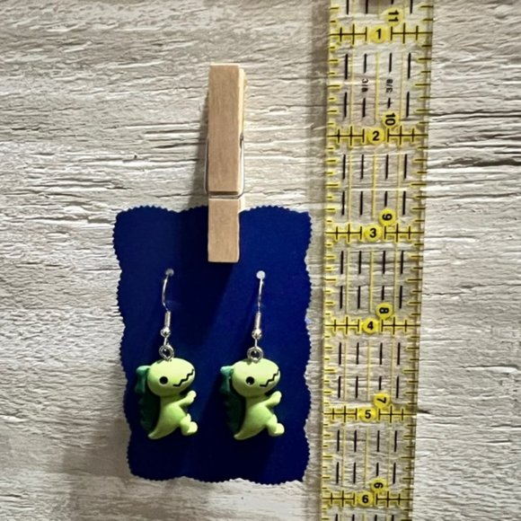 New Green Resin Dinosaur Earrings - Picture 3 of 5